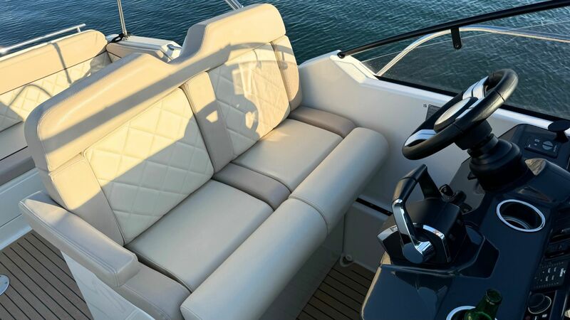QUICKSILVER 875 SUNDECK 
